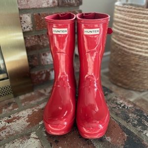 Hunter- gloss red mid-calf boots